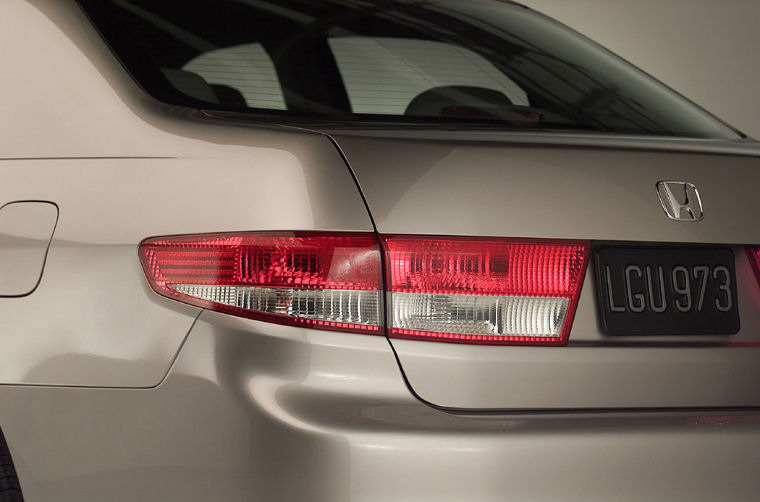 2003 Honda Accord Tail Light Picture / Pic / Image